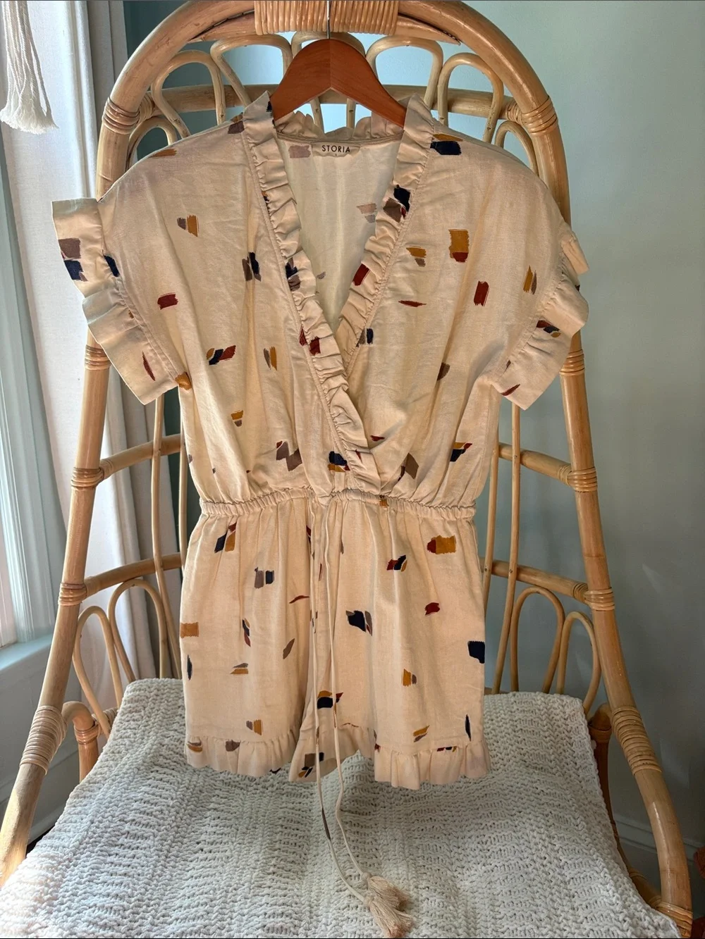 Super cute linen jumpsuit/romper. Size Small